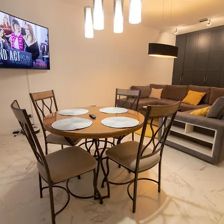 Apartament Rausse *