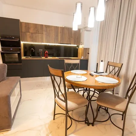 Apartament Rausse *